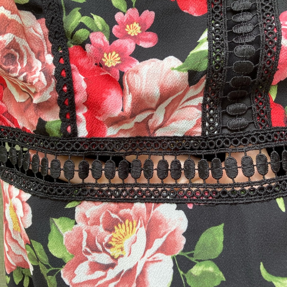Floral Sleeveless Dress - Black and Pink - Picture 5 of 10